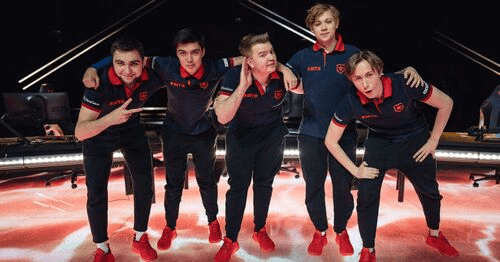 Киберспортсмены в в Valorant